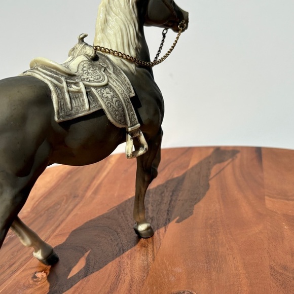 RARE Breyer "Cheyenne" Western Prancing Horse with saddle - Picture 13 of 16